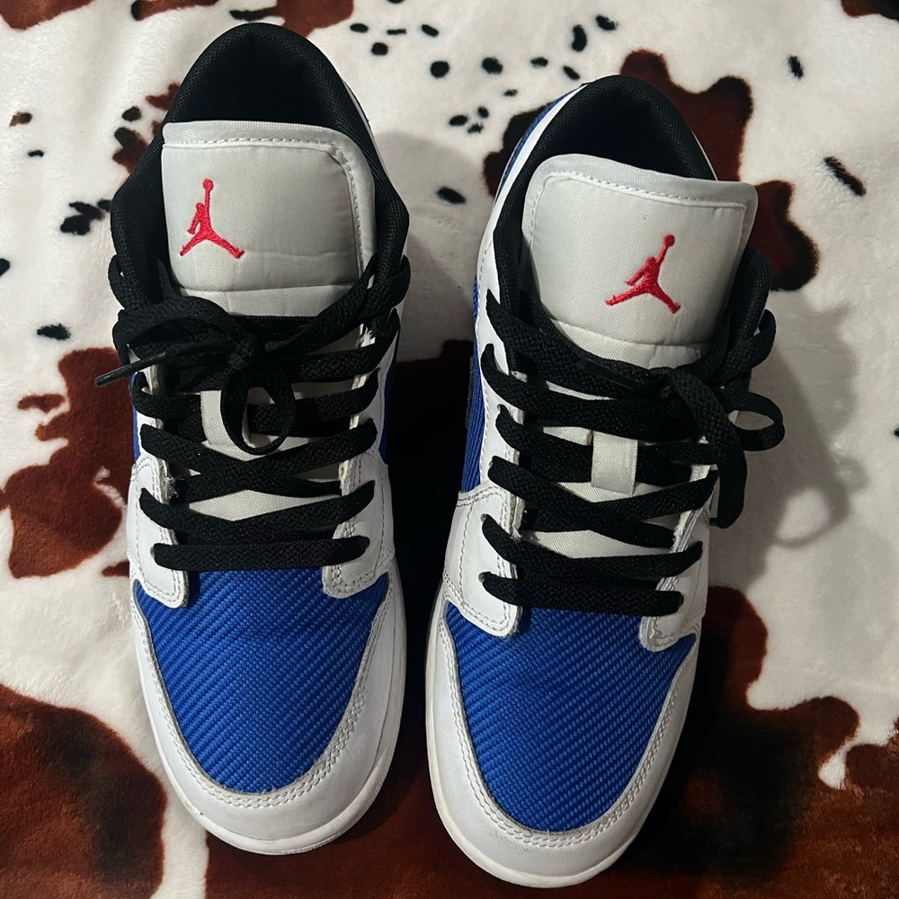 Jordan Men's Blue, White, and Black Sneakers